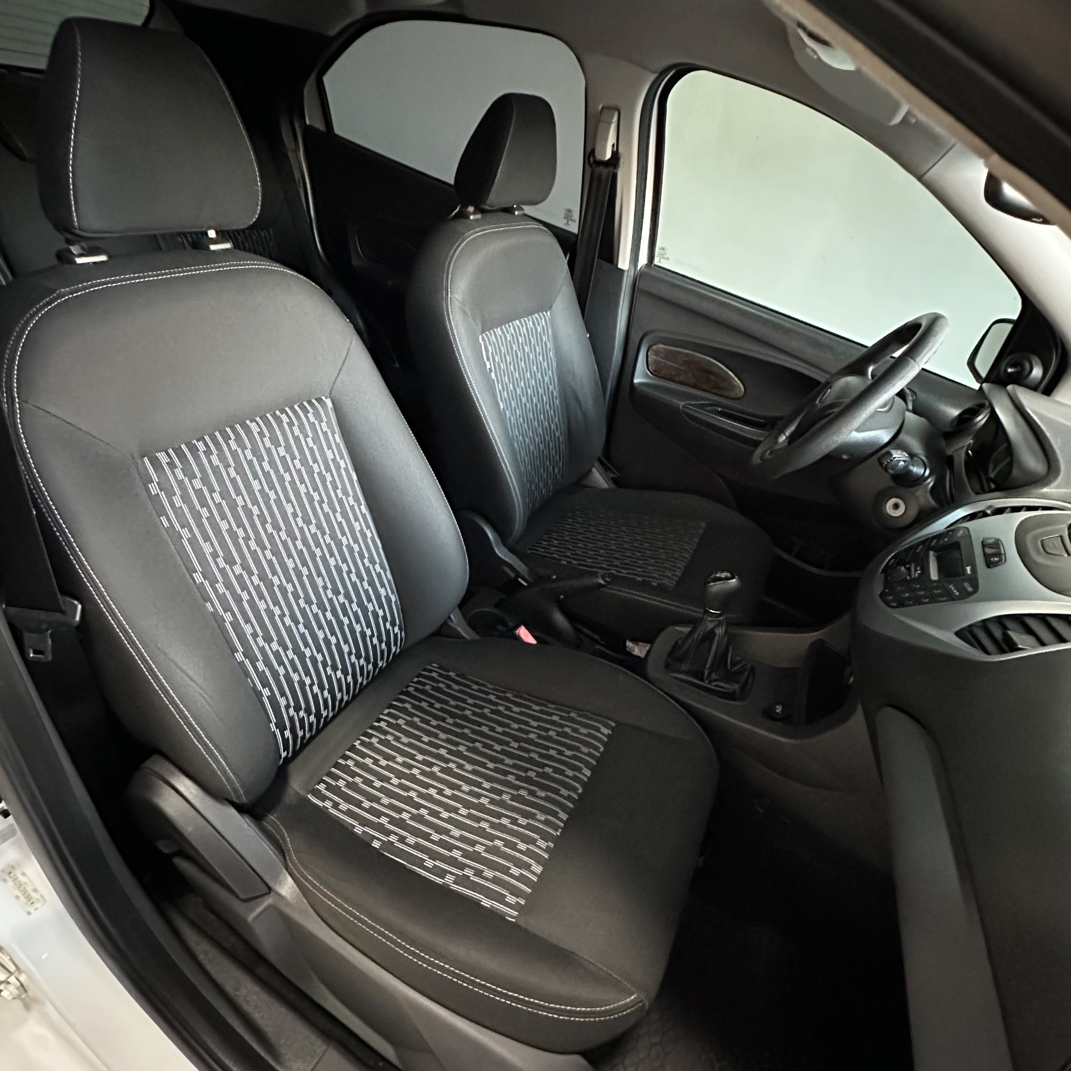 FORD KA 10