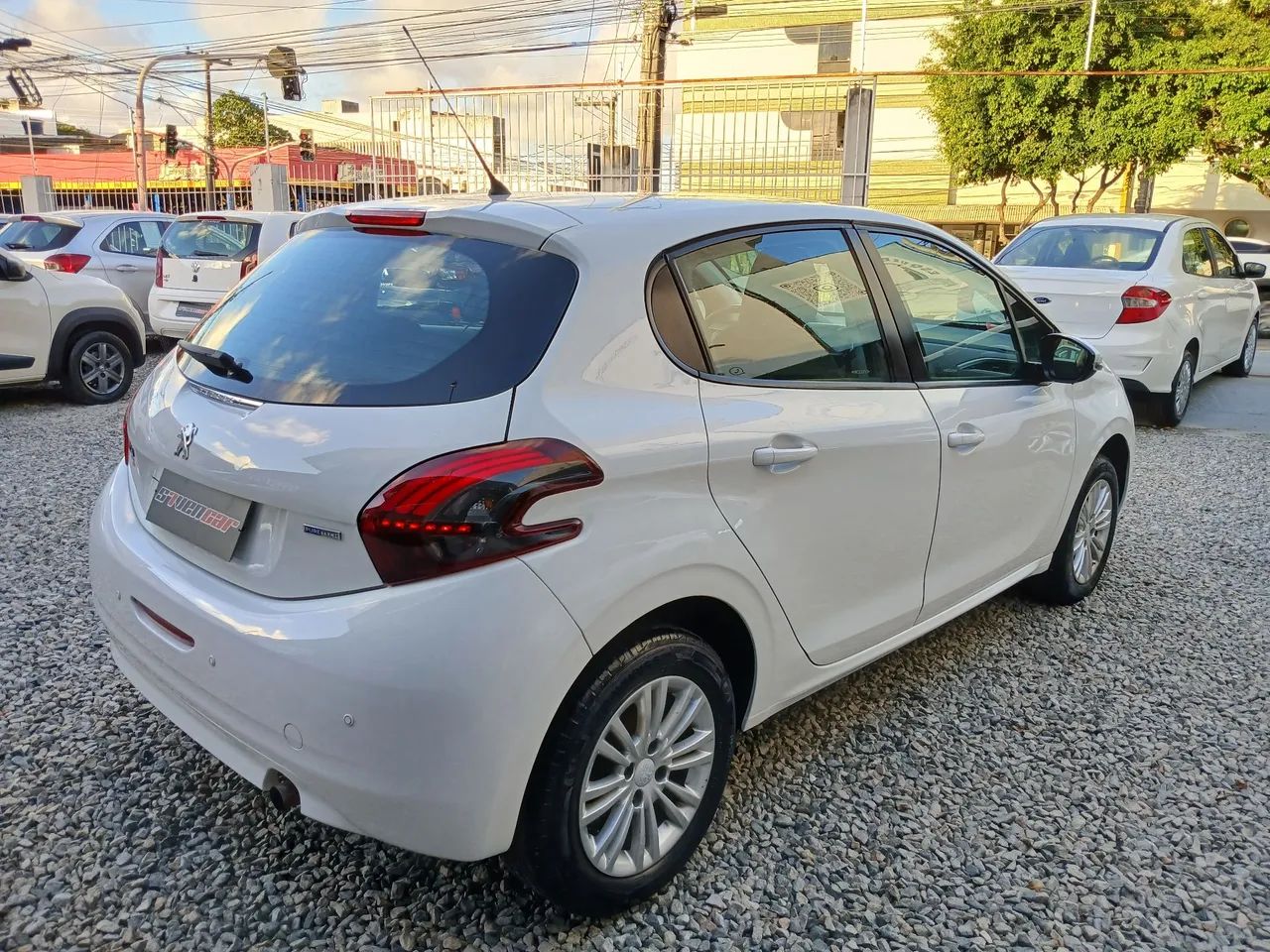 Peugeot 208 6