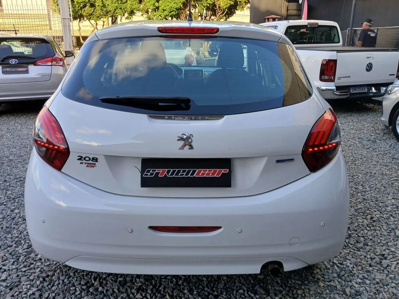 Peugeot 208 5