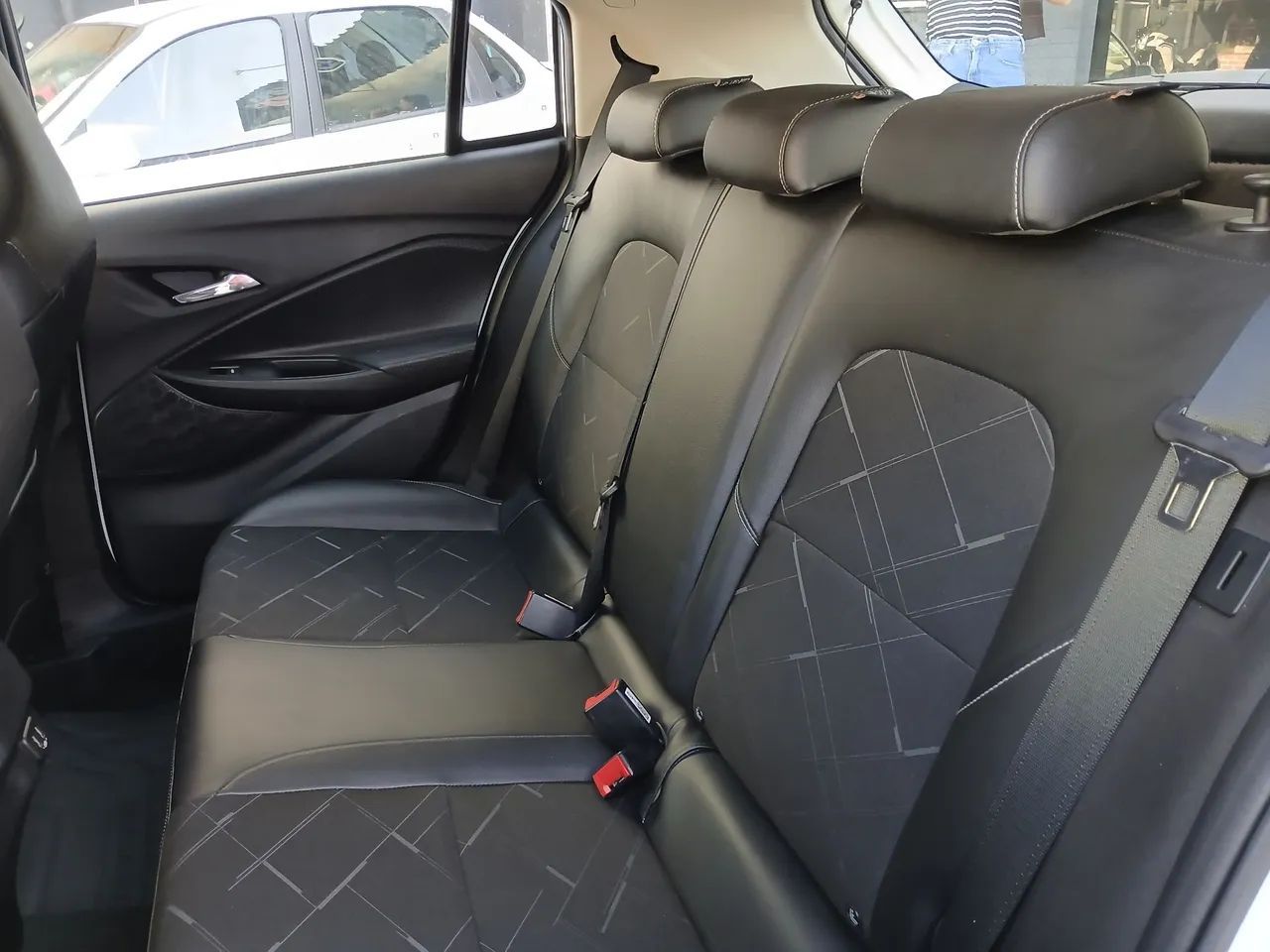 Chevrolet ONIX 13