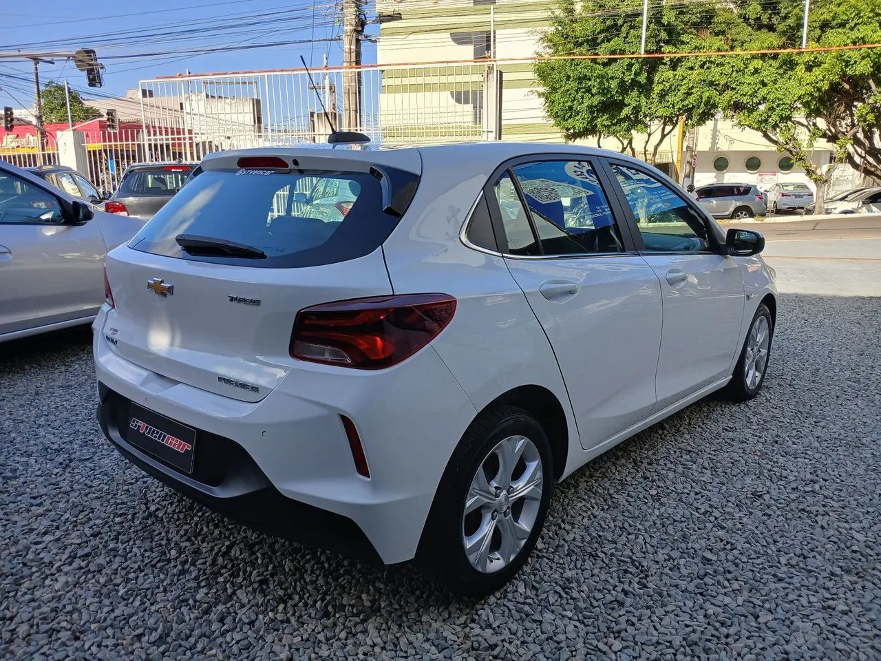 Chevrolet ONIX 6