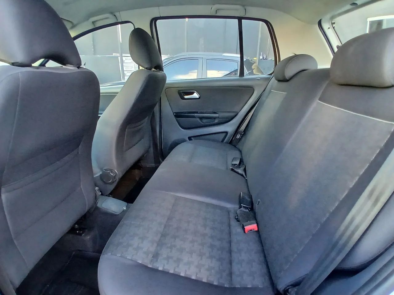 Volkswagen FOX 13