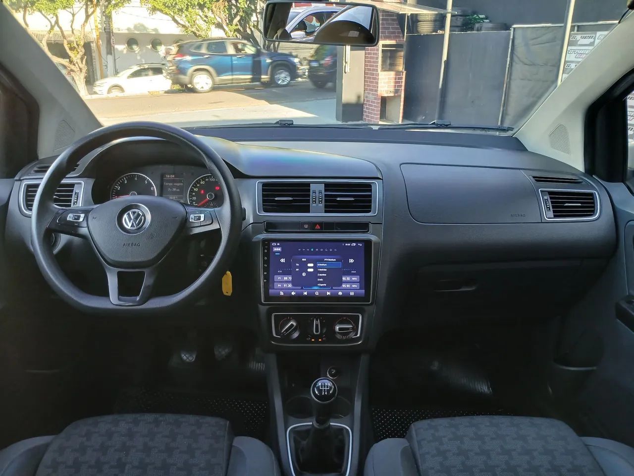 Volkswagen FOX 10