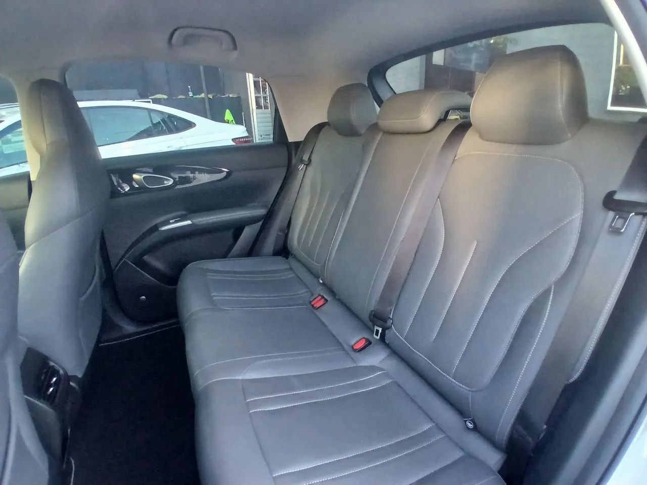Geely EX2 13