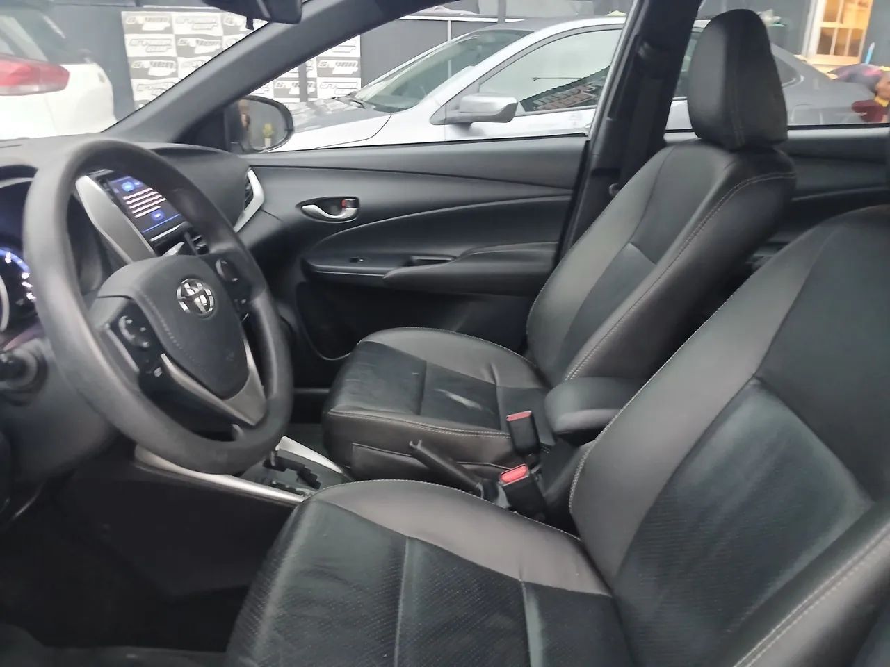 Toyota YARIS 8