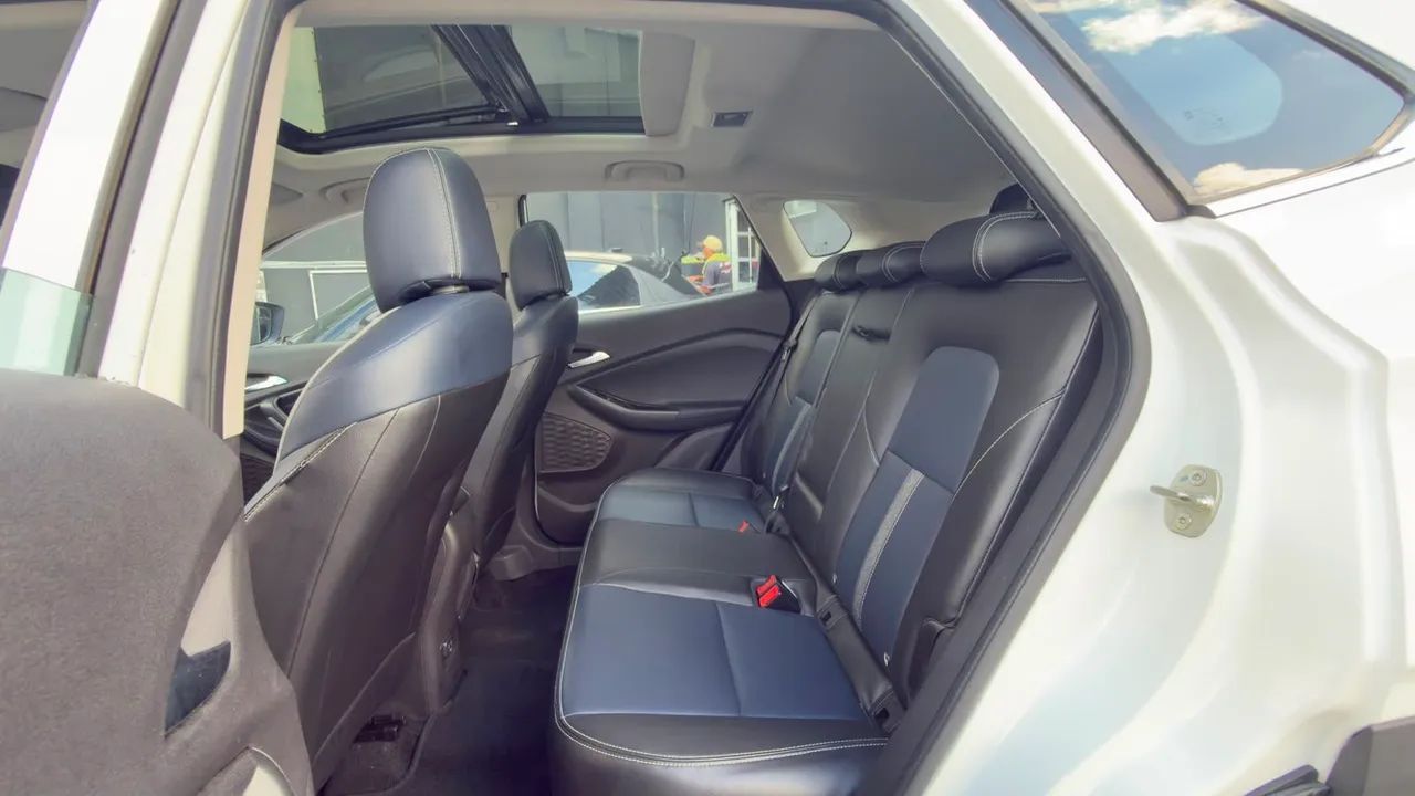 Chevrolet TRACKER 11