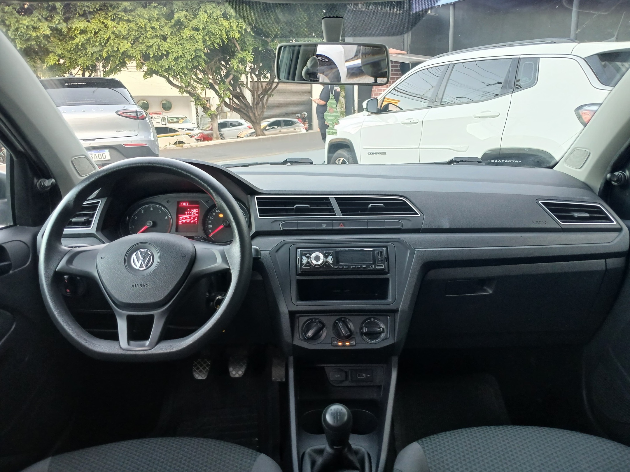 VOLKSWAGEN VOYAGE 9