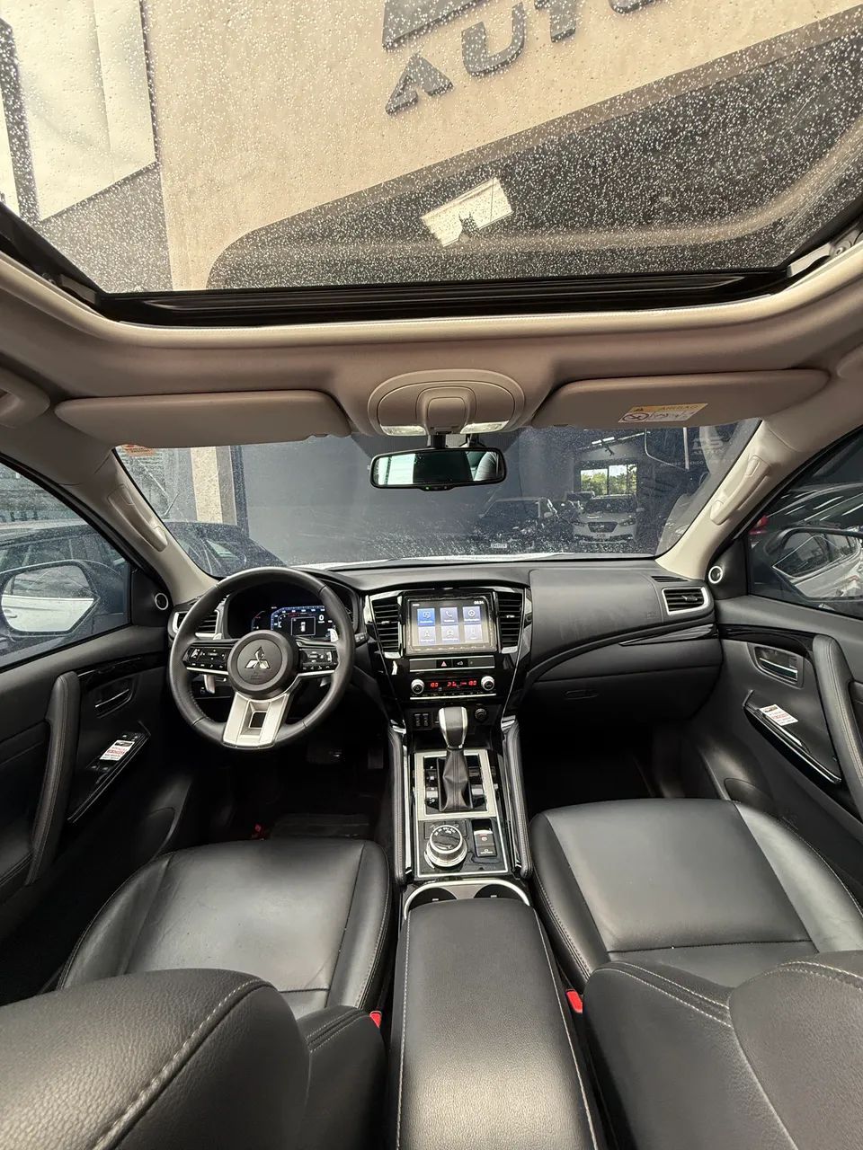 Mitsubishi PAJERO 5