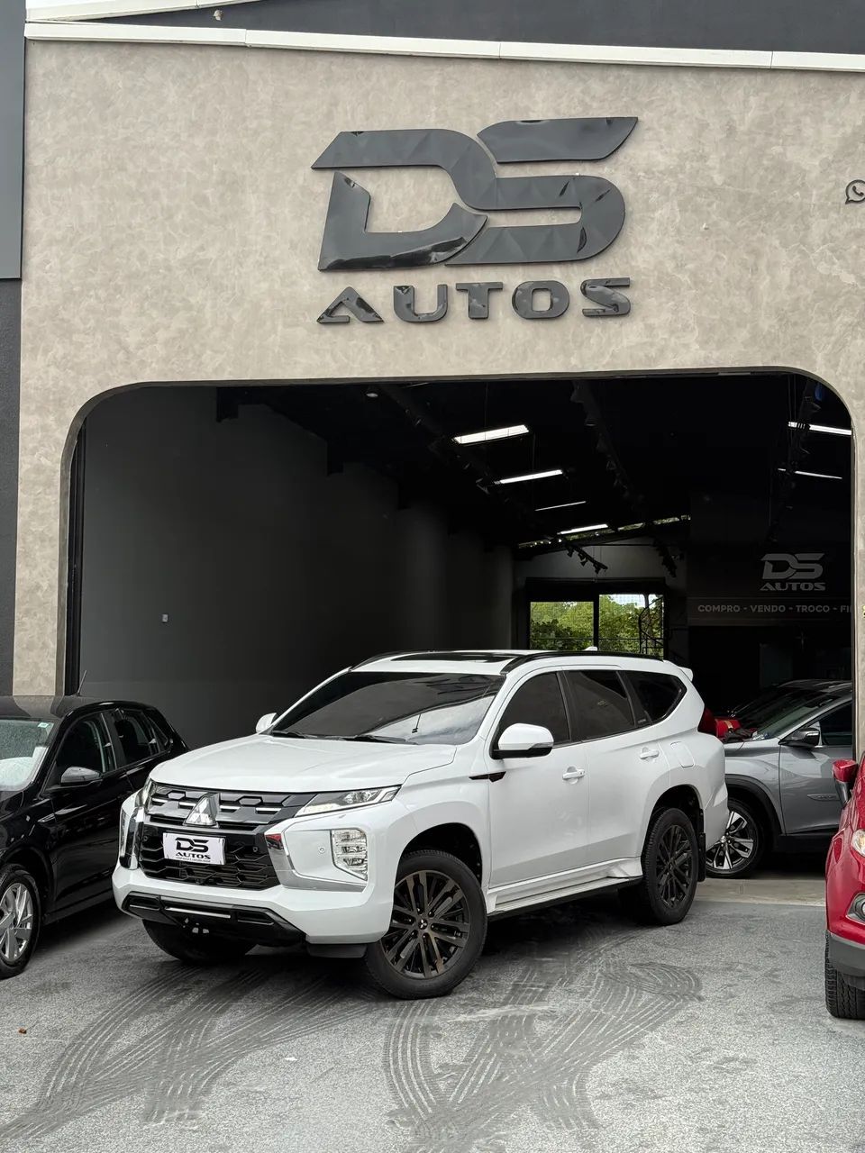 Mitsubishi PAJERO 7