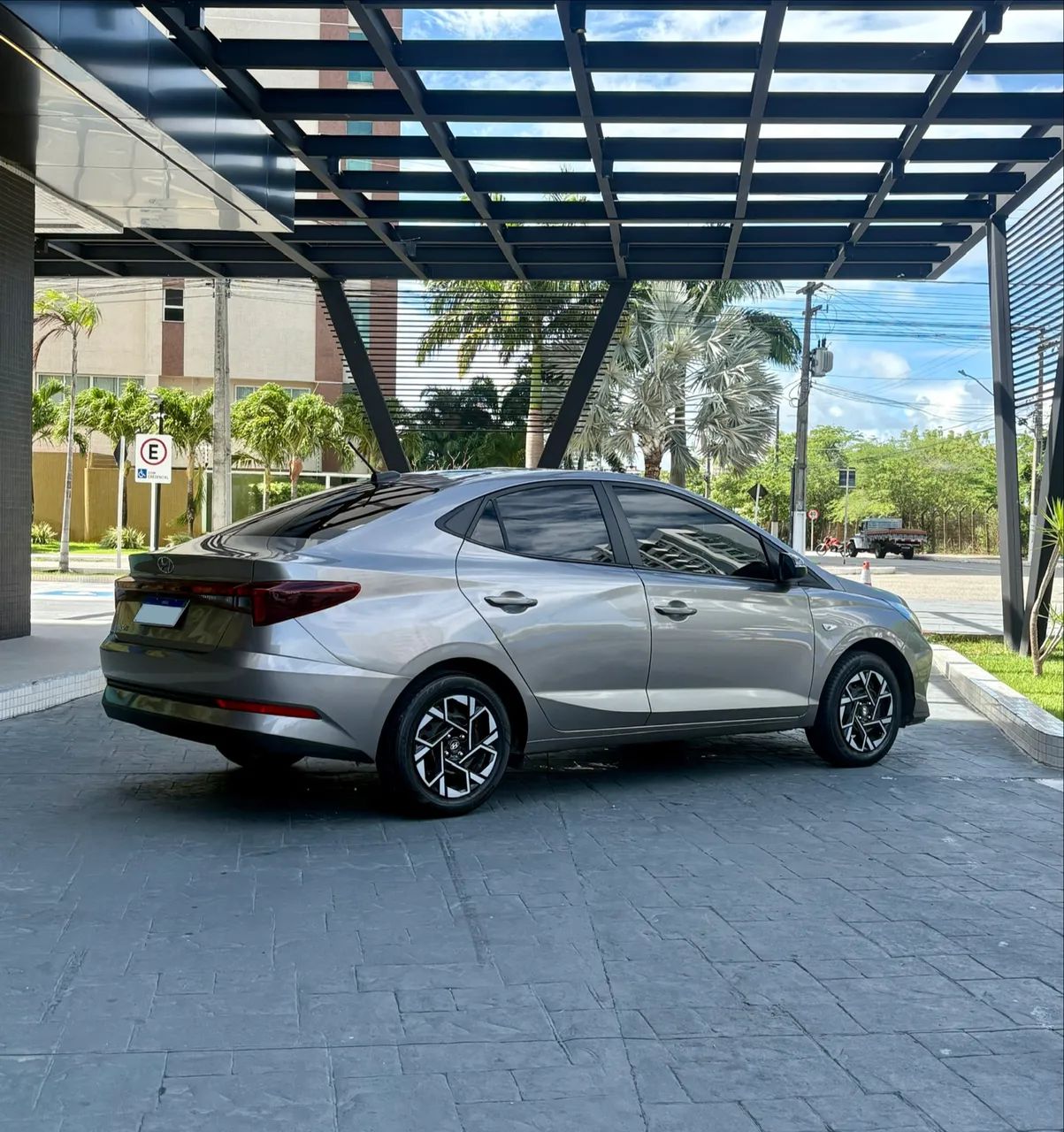 Hyundai HB20S 9