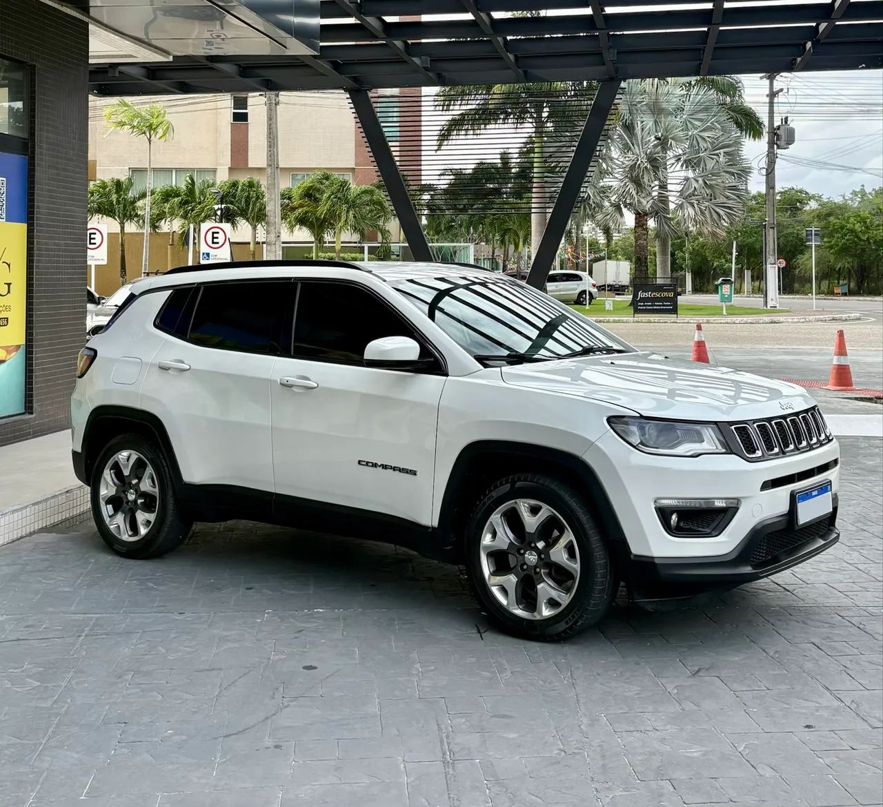 Jeep COMPASS 4