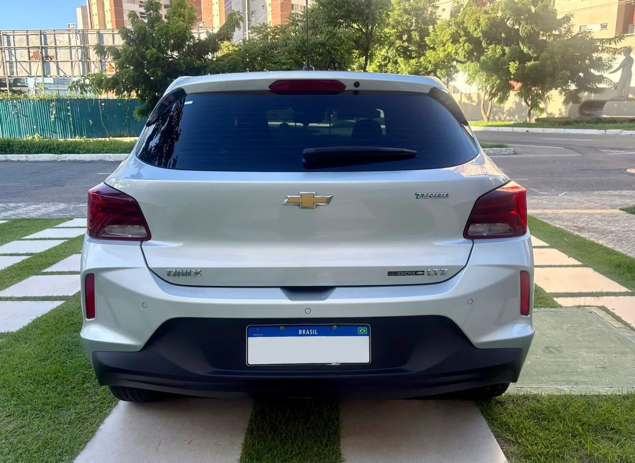 Chevrolet ONIX 11