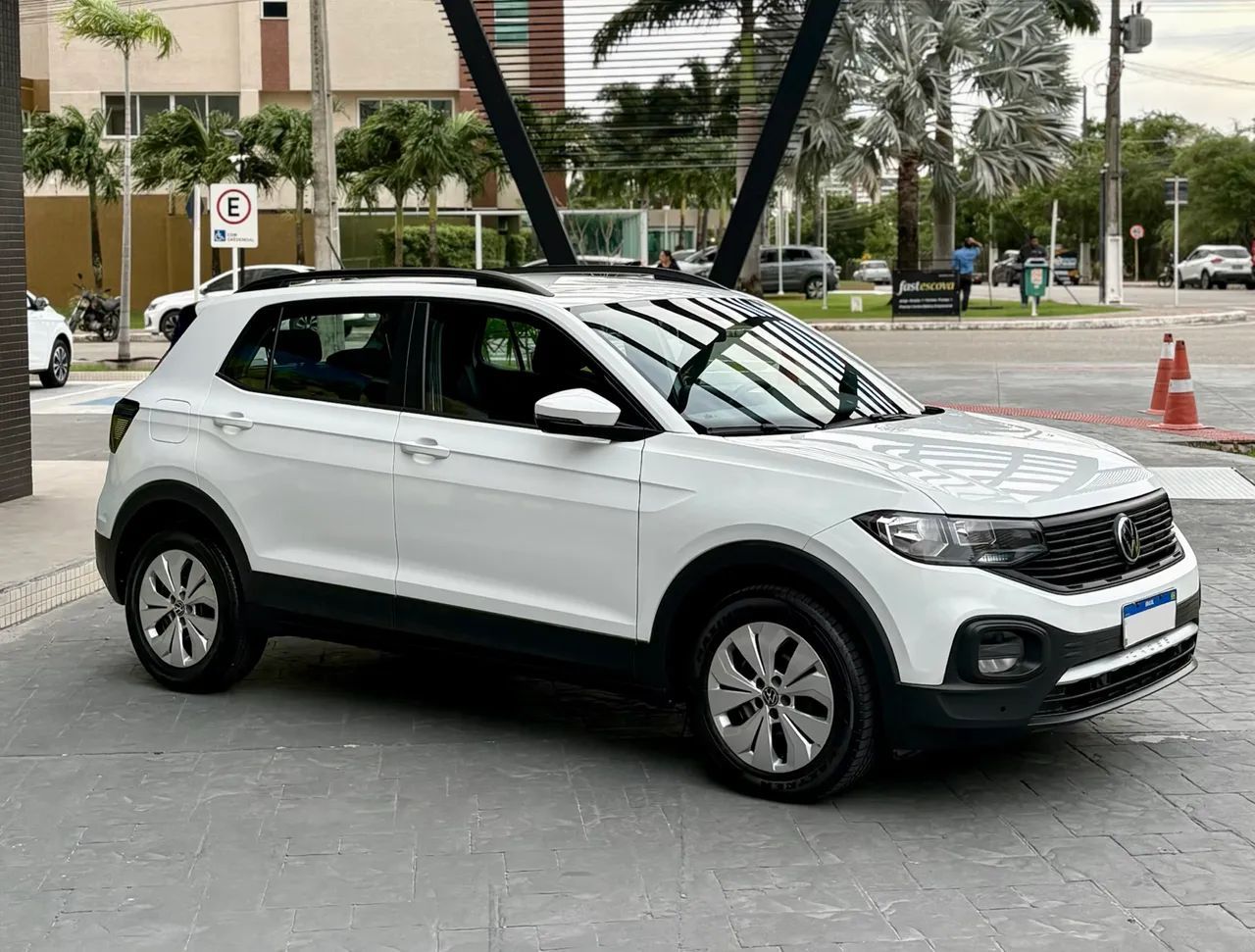 Volkswagen T-CROSS 2