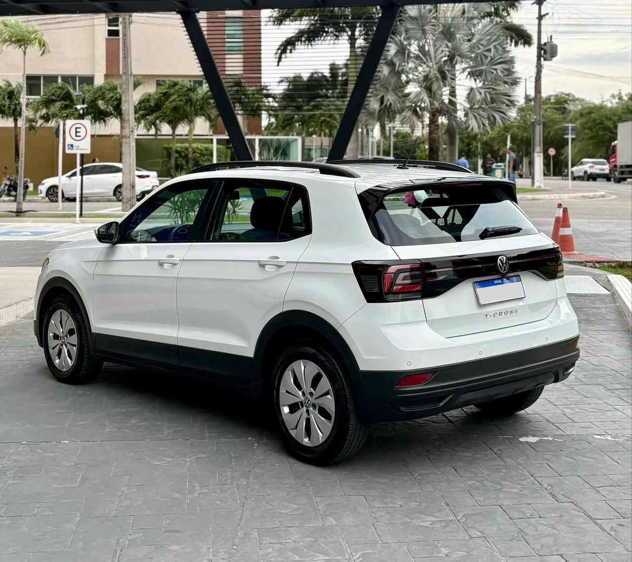 Volkswagen T-CROSS 4