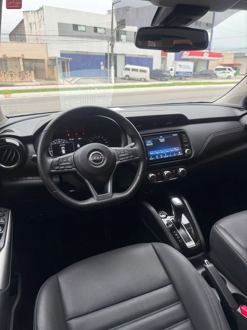 Nissan KICKS 10