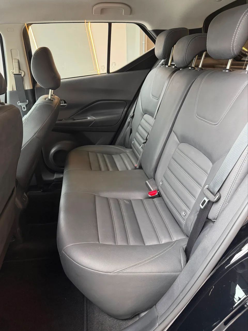 Nissan KICKS 9