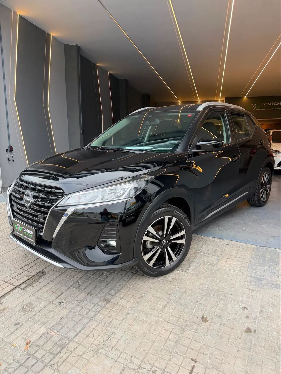 Nissan KICKS 4
