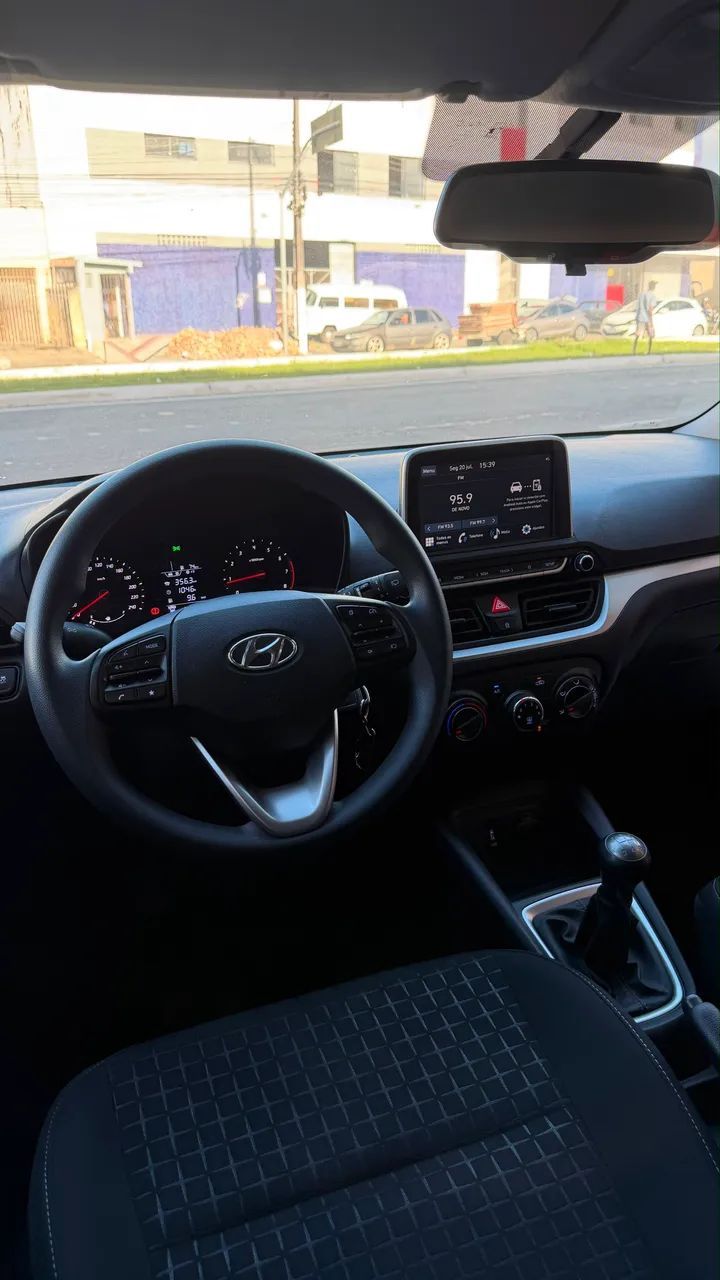 Hyundai HB20 11