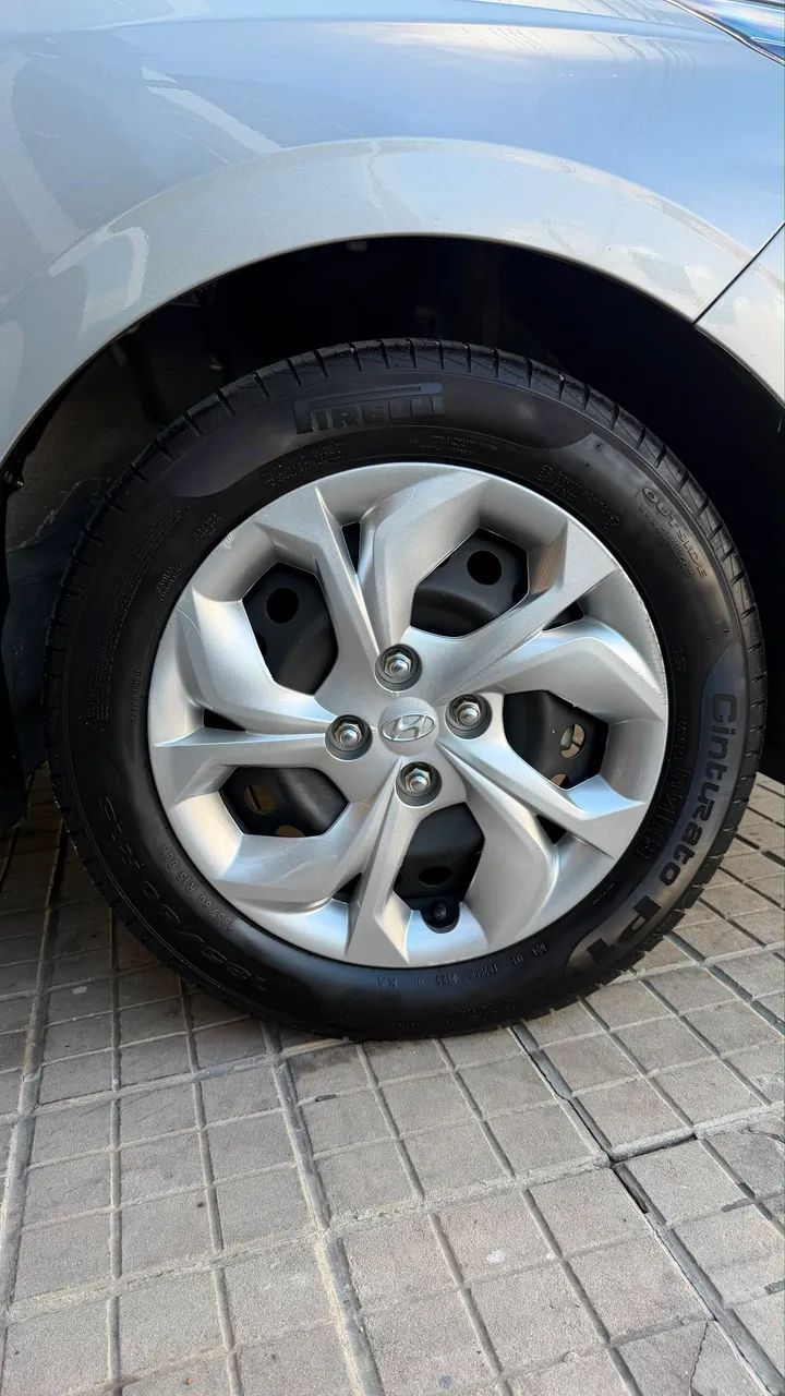 Hyundai HB20 12