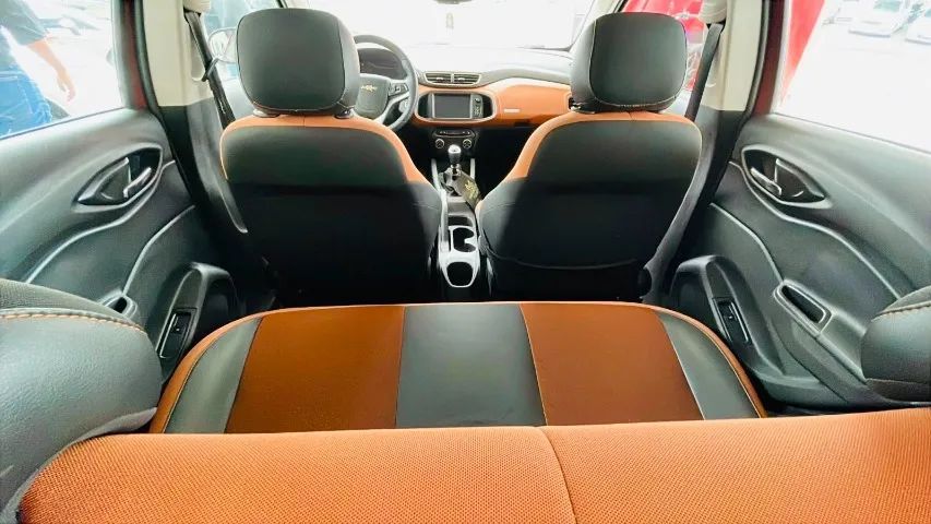 Chevrolet ONIX 16