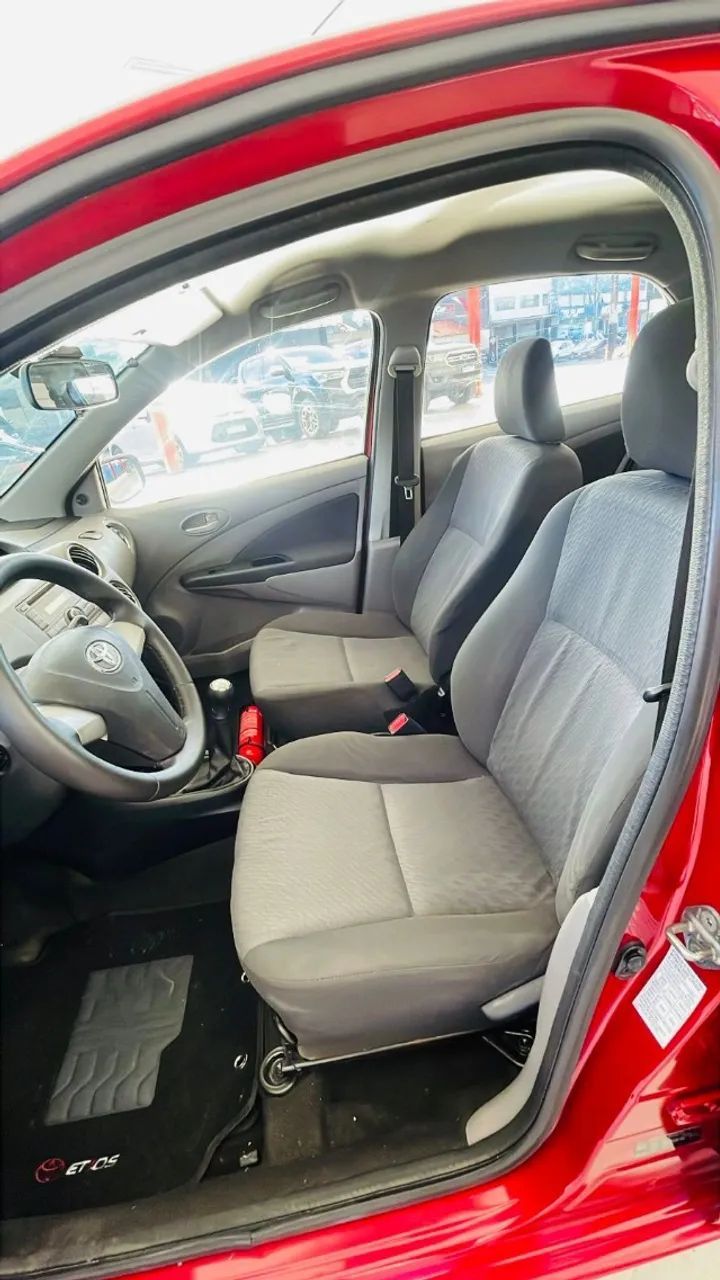 Toyota ETIOS 12