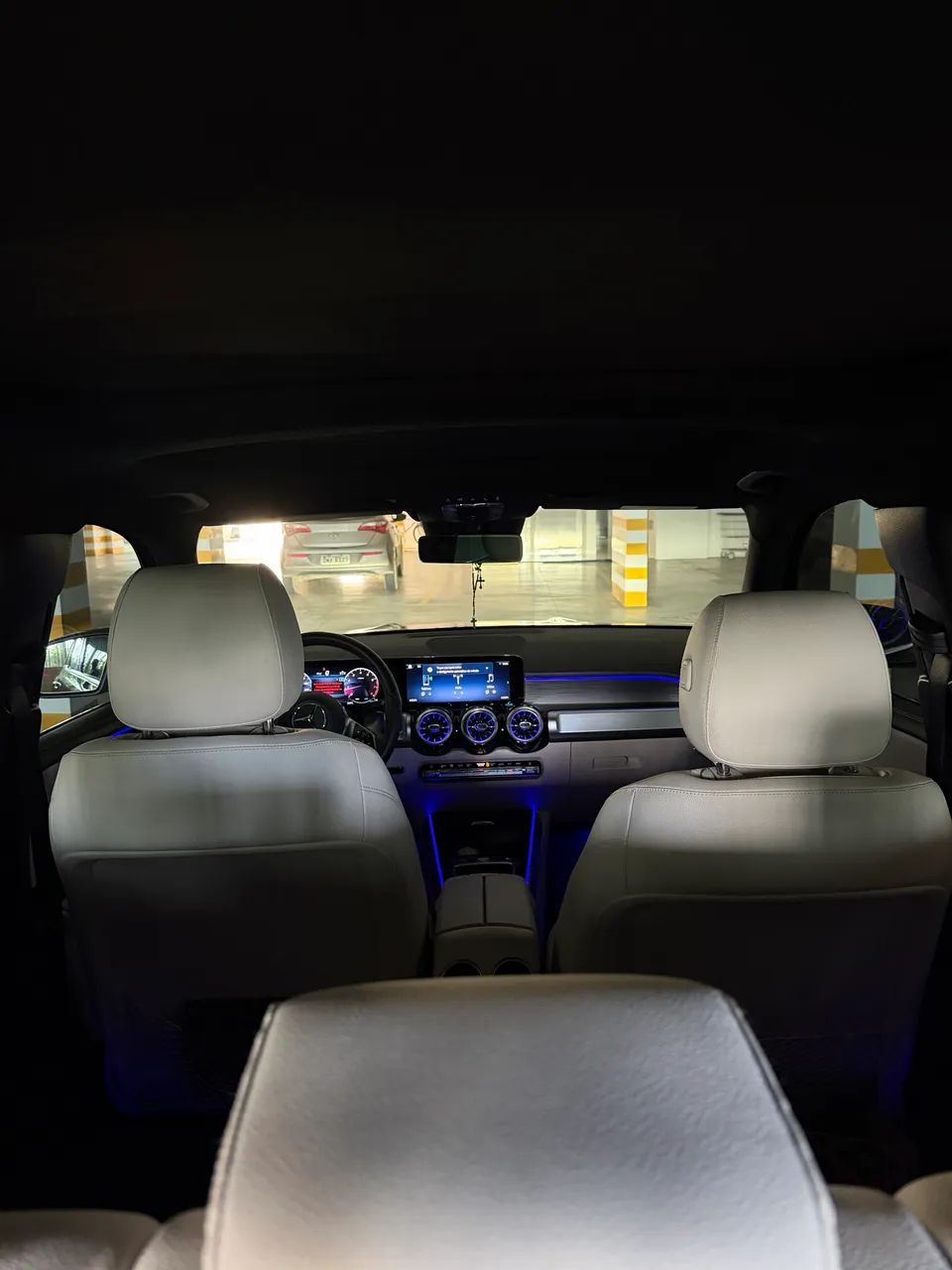 Mercedes-Benz GLB 11