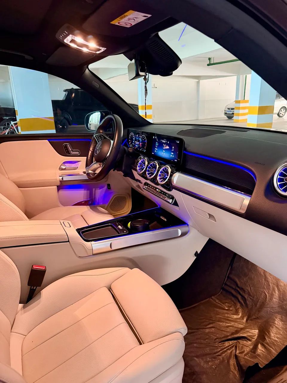 Mercedes-Benz GLB 12