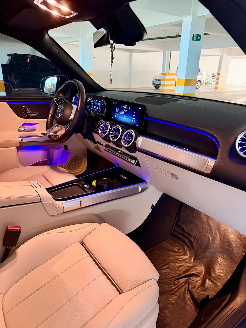 Mercedes-Benz GLB 13