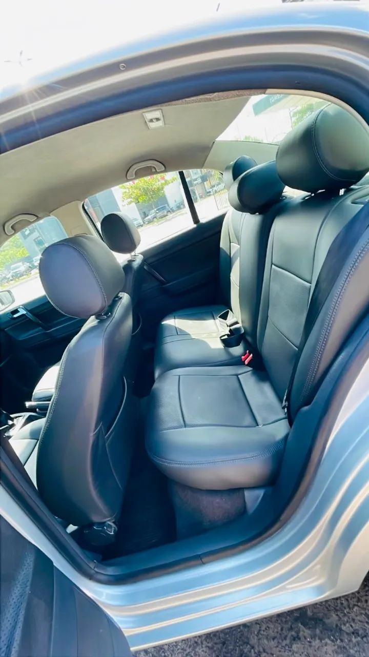Volkswagen POLO 12