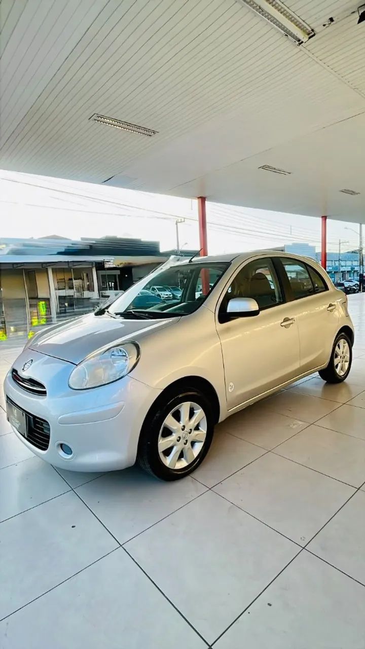 Nissan MARCH 2