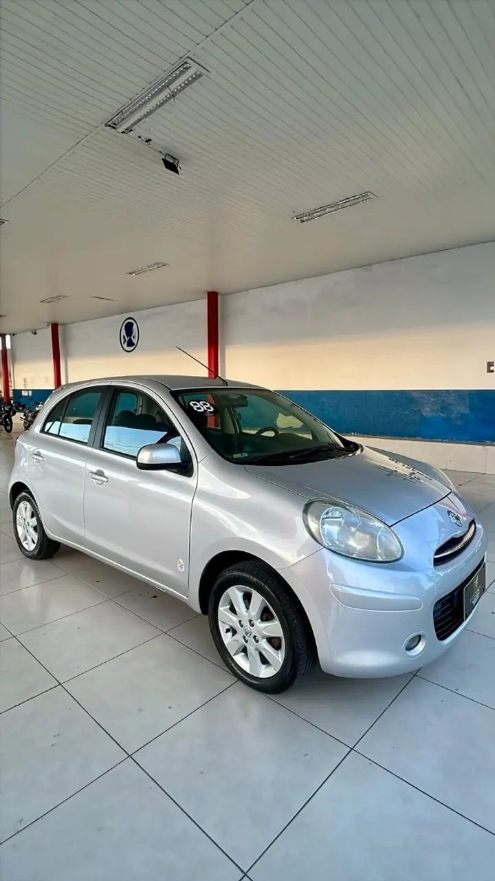 Nissan MARCH 3