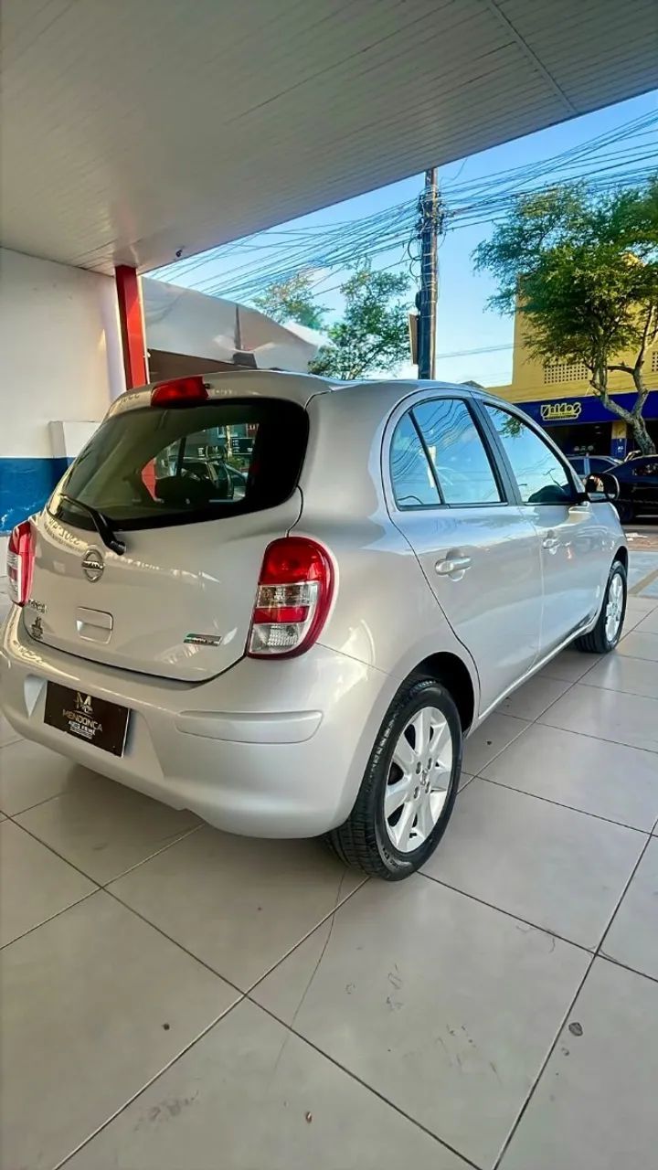 Nissan MARCH 6