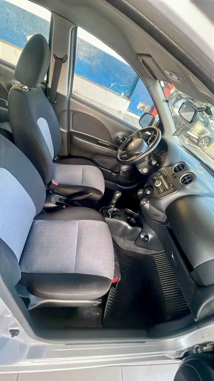 Nissan MARCH 12