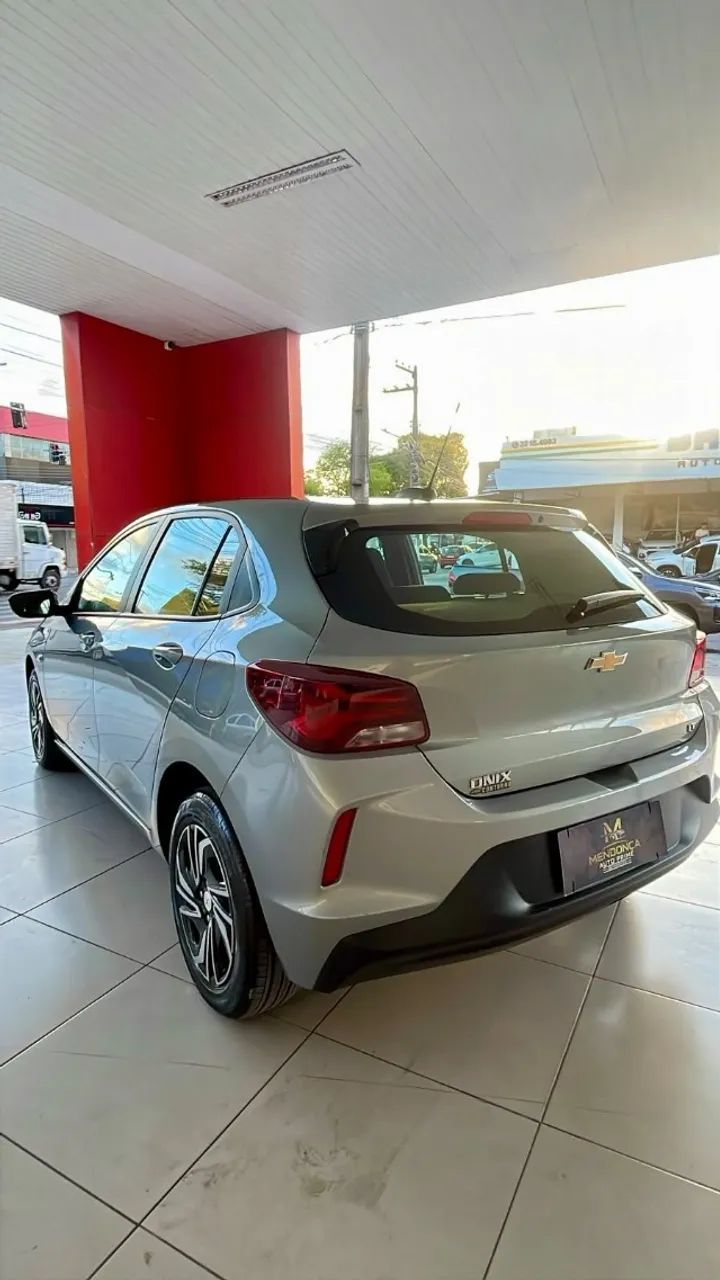 Chevrolet ONIX 8