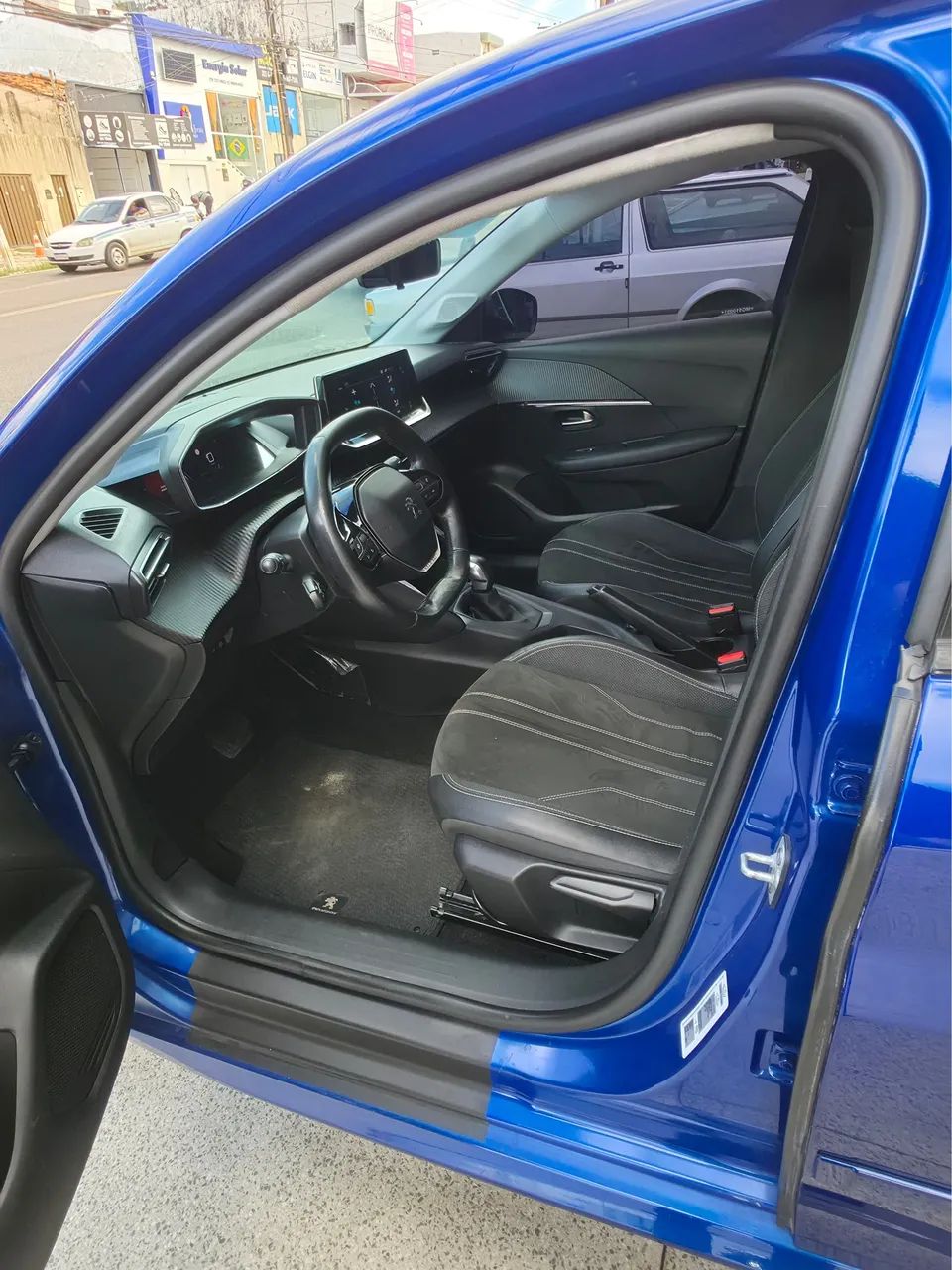 Peugeot 208 14