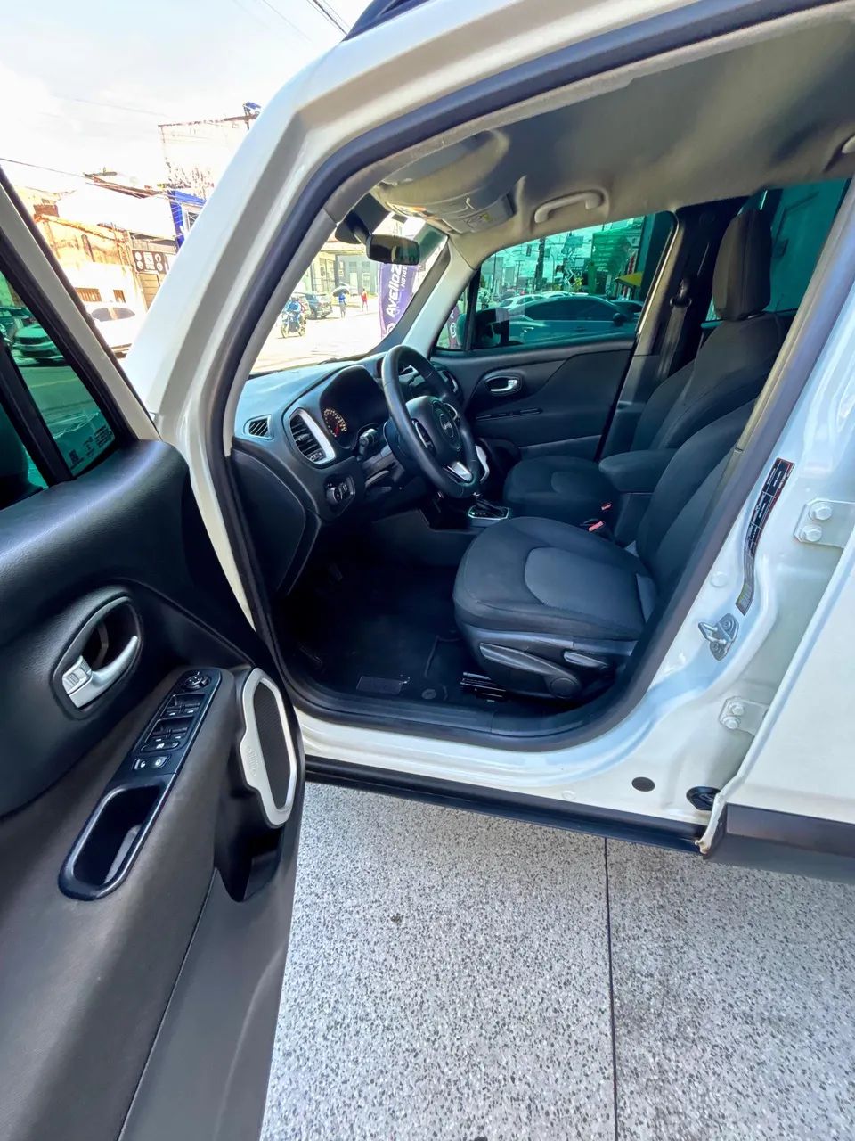 Jeep RENEGADE 13