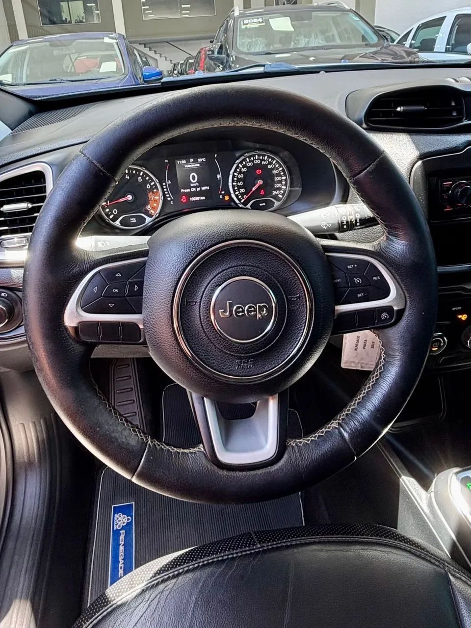 Jeep RENEGADE 4