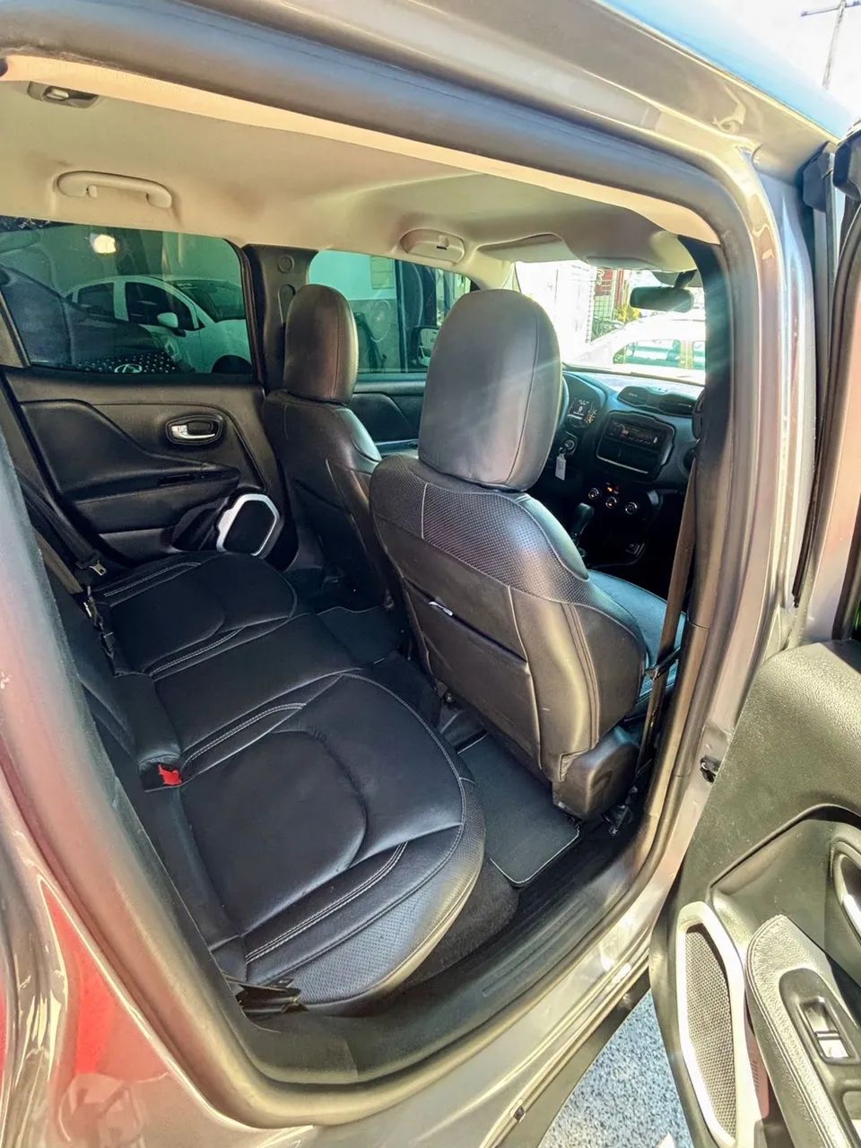 Jeep RENEGADE 10