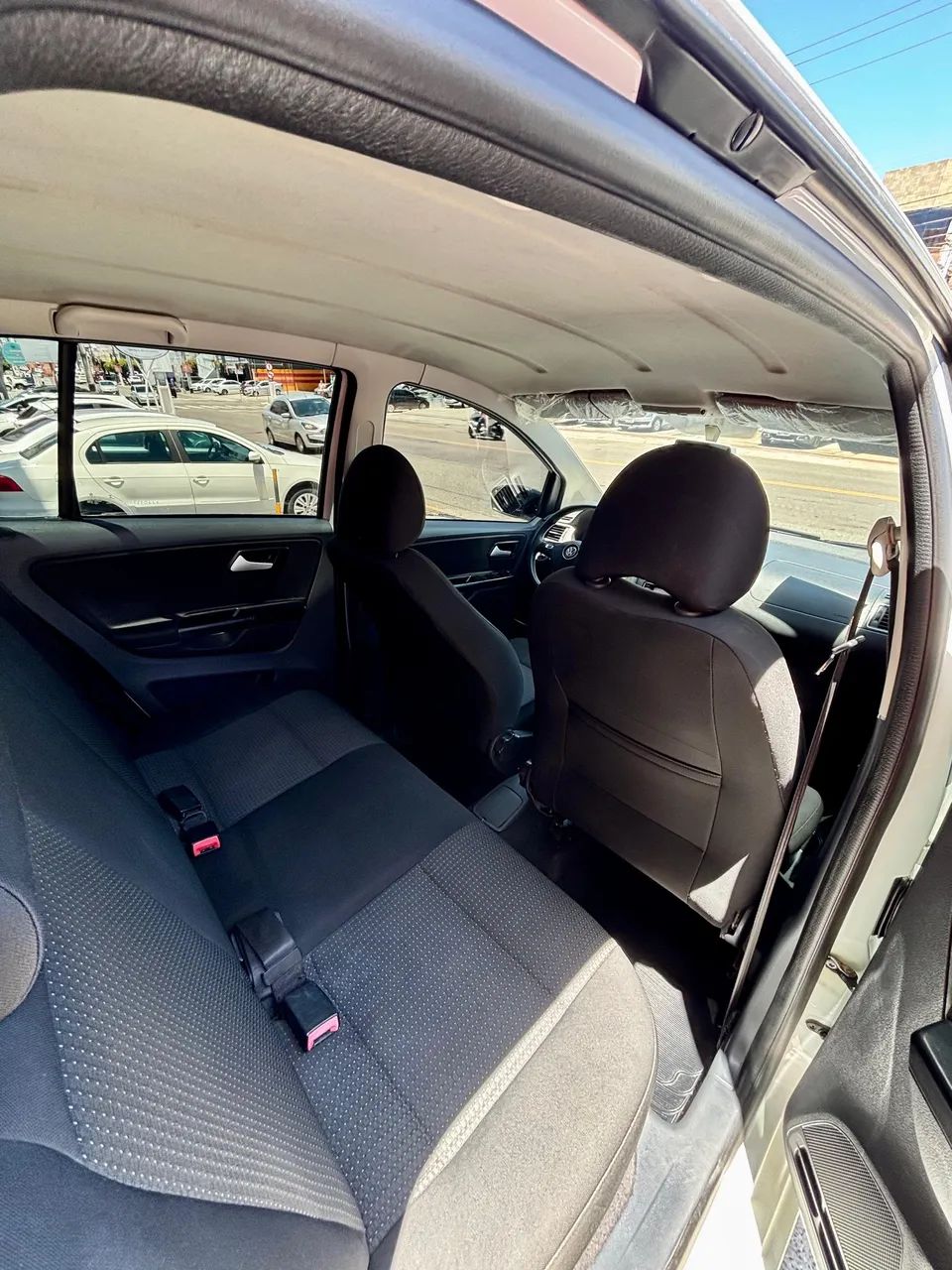 Volkswagen FOX 10