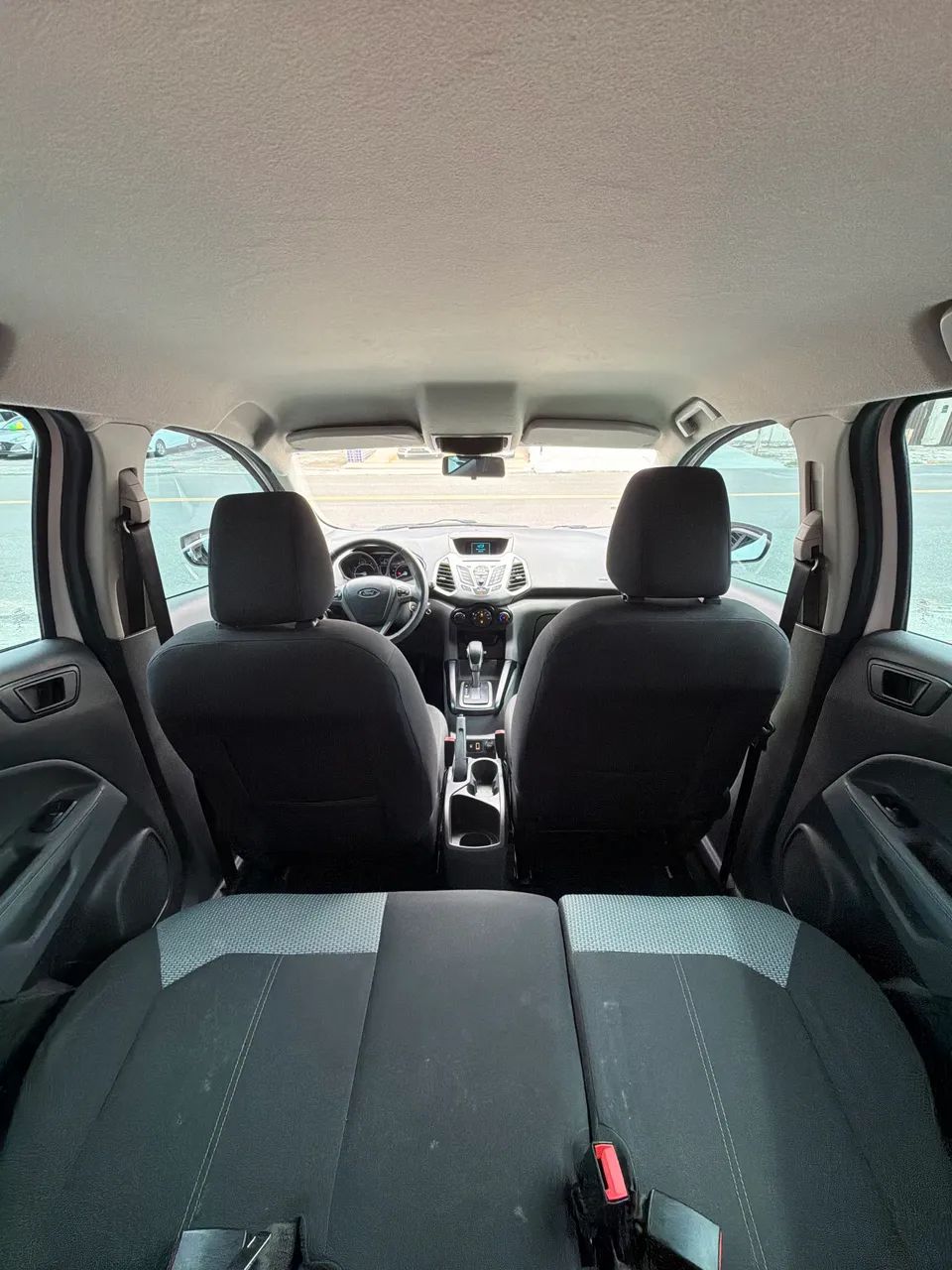 Ford ECOSPORT 9