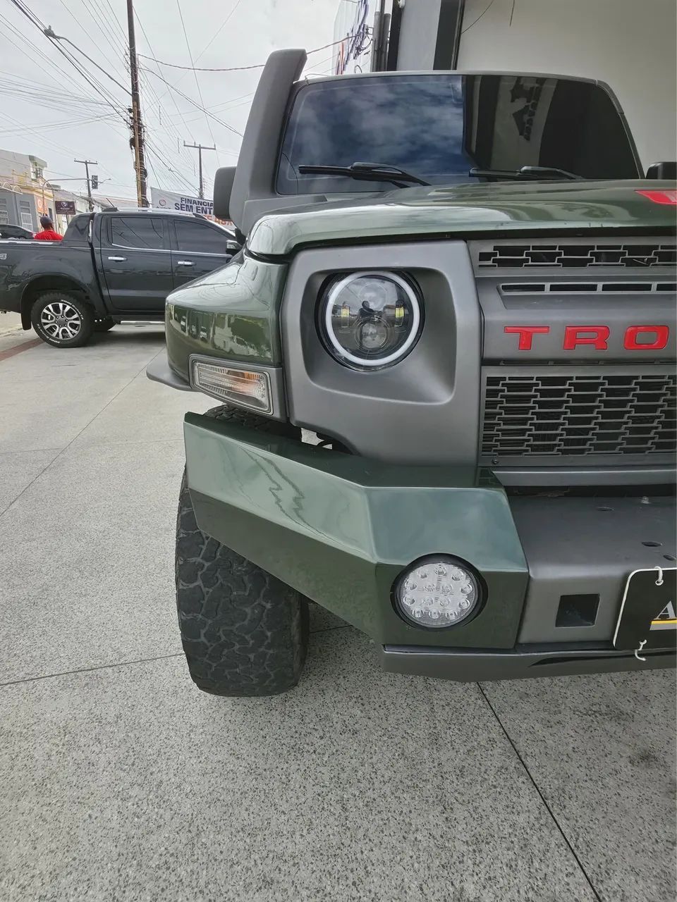Troller T-4 10