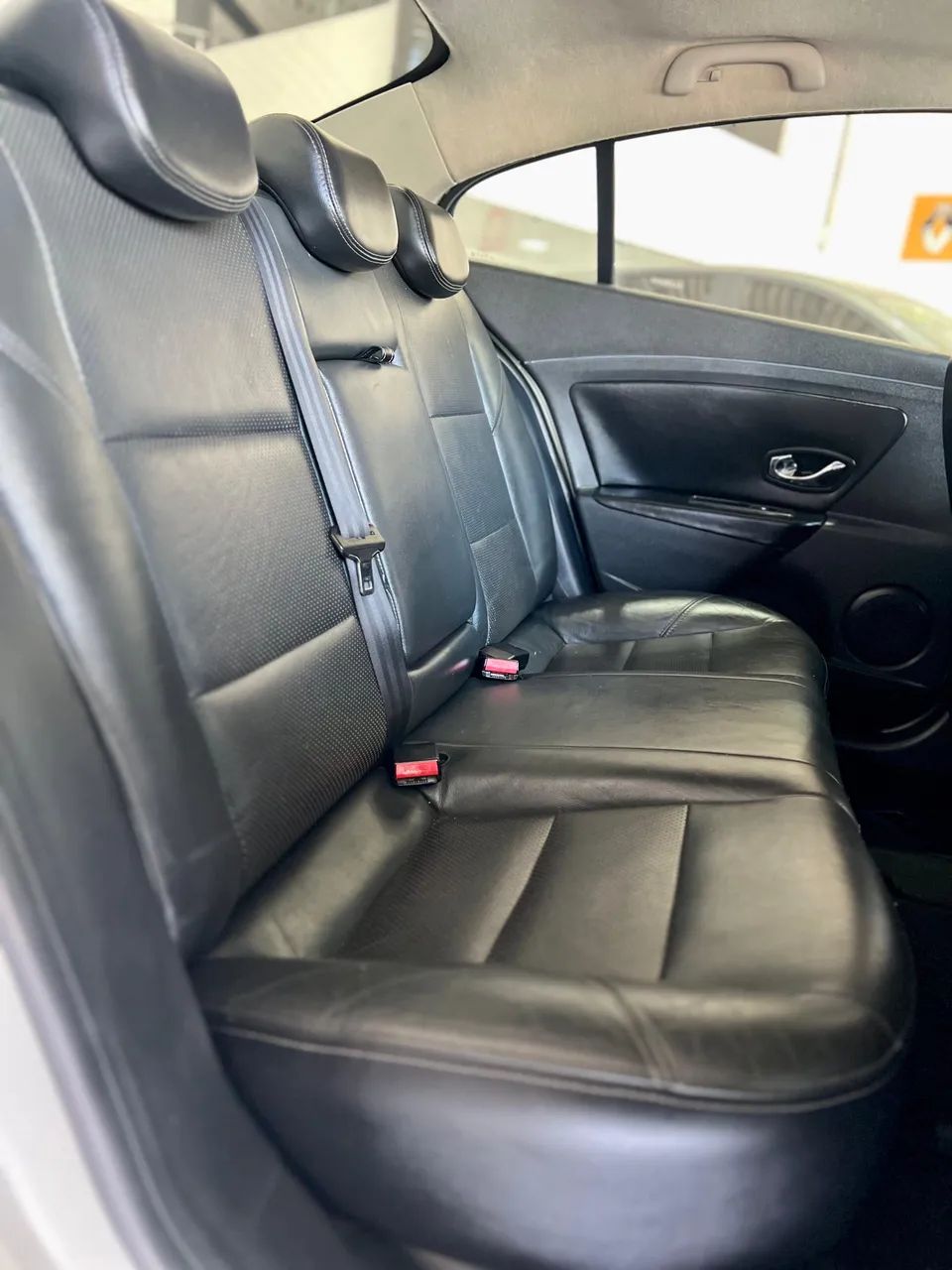 Renault FLUENCE 9
