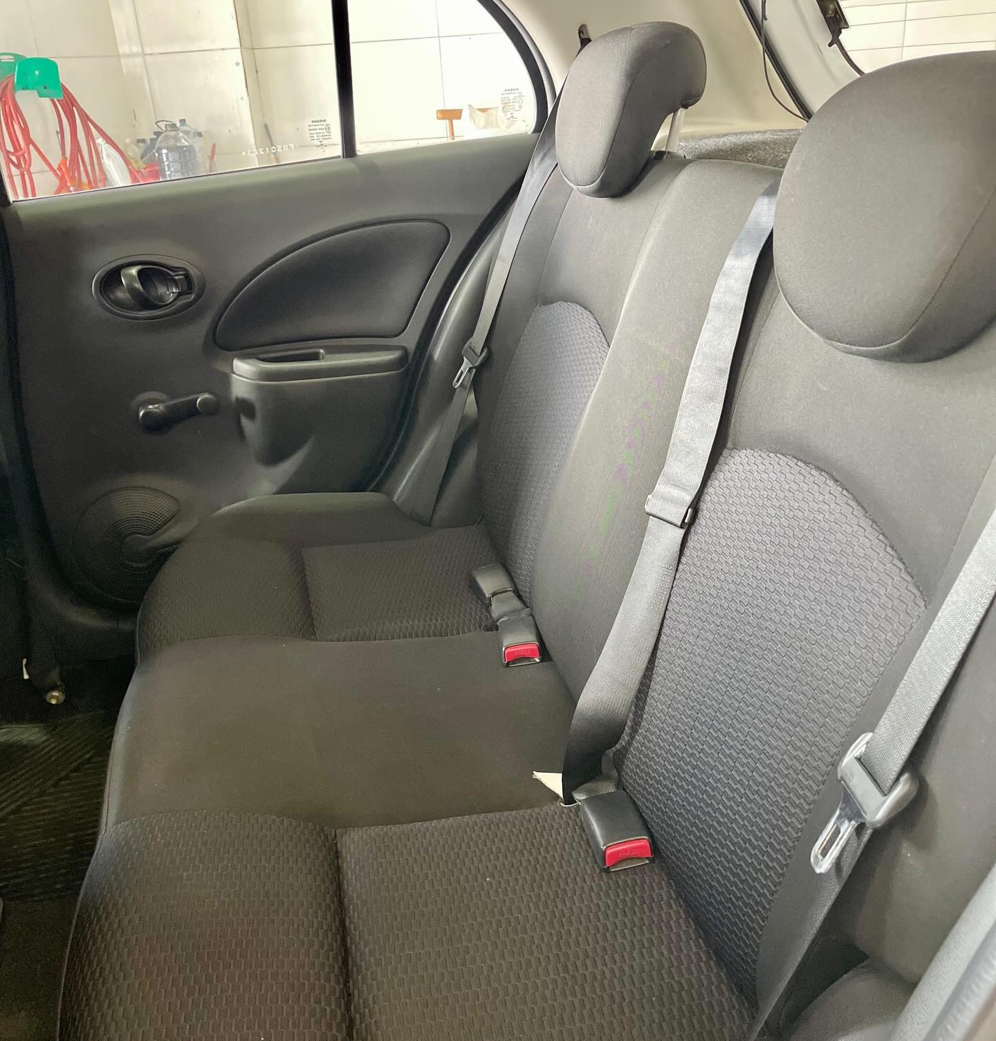 Nissan March 8
