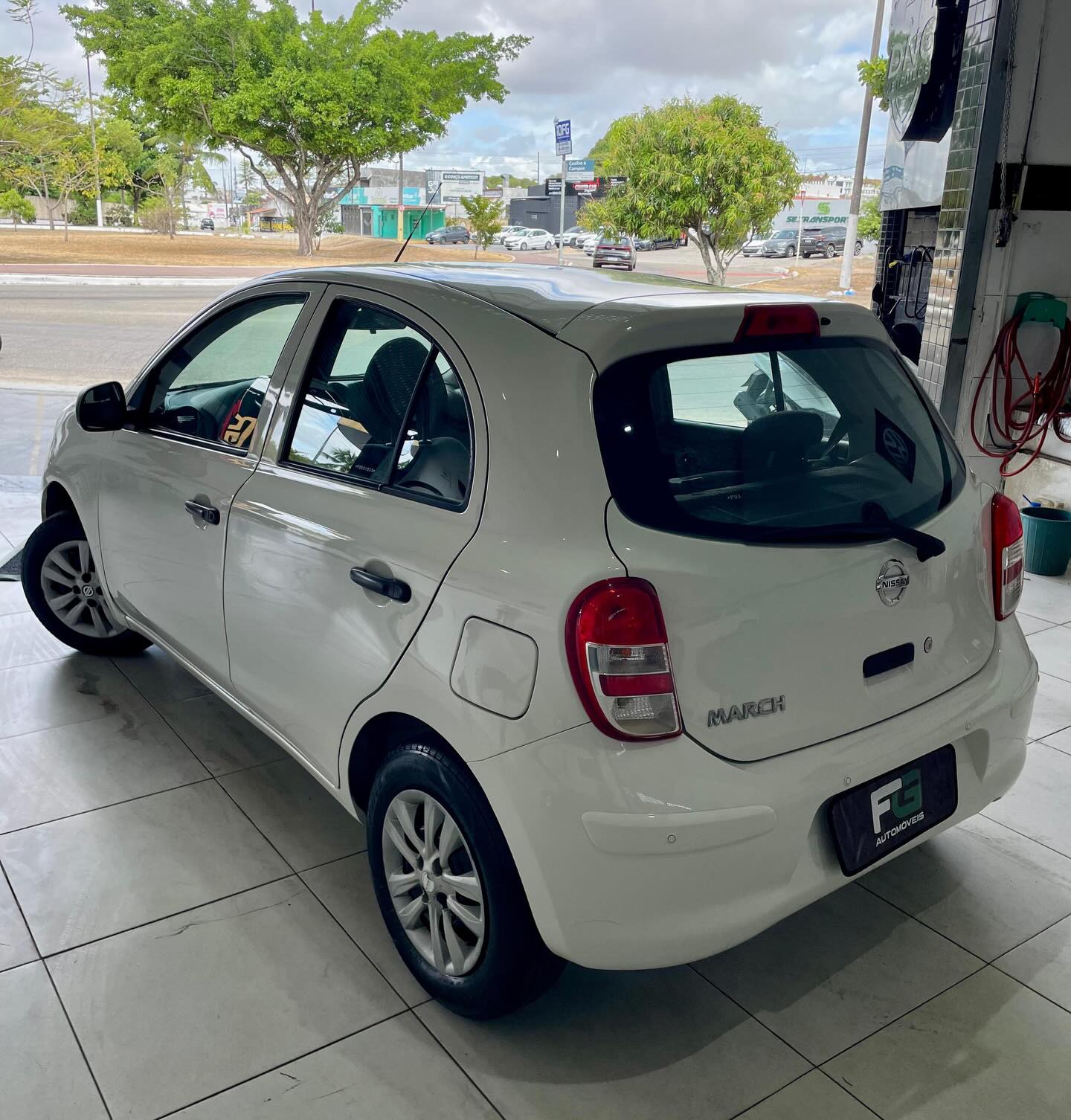 Nissan March 4