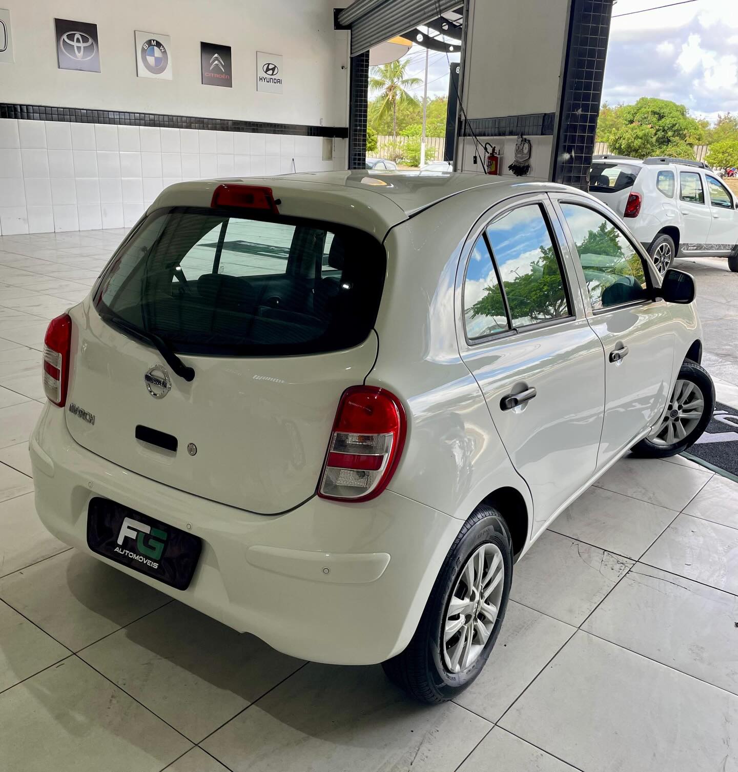 Nissan March 6