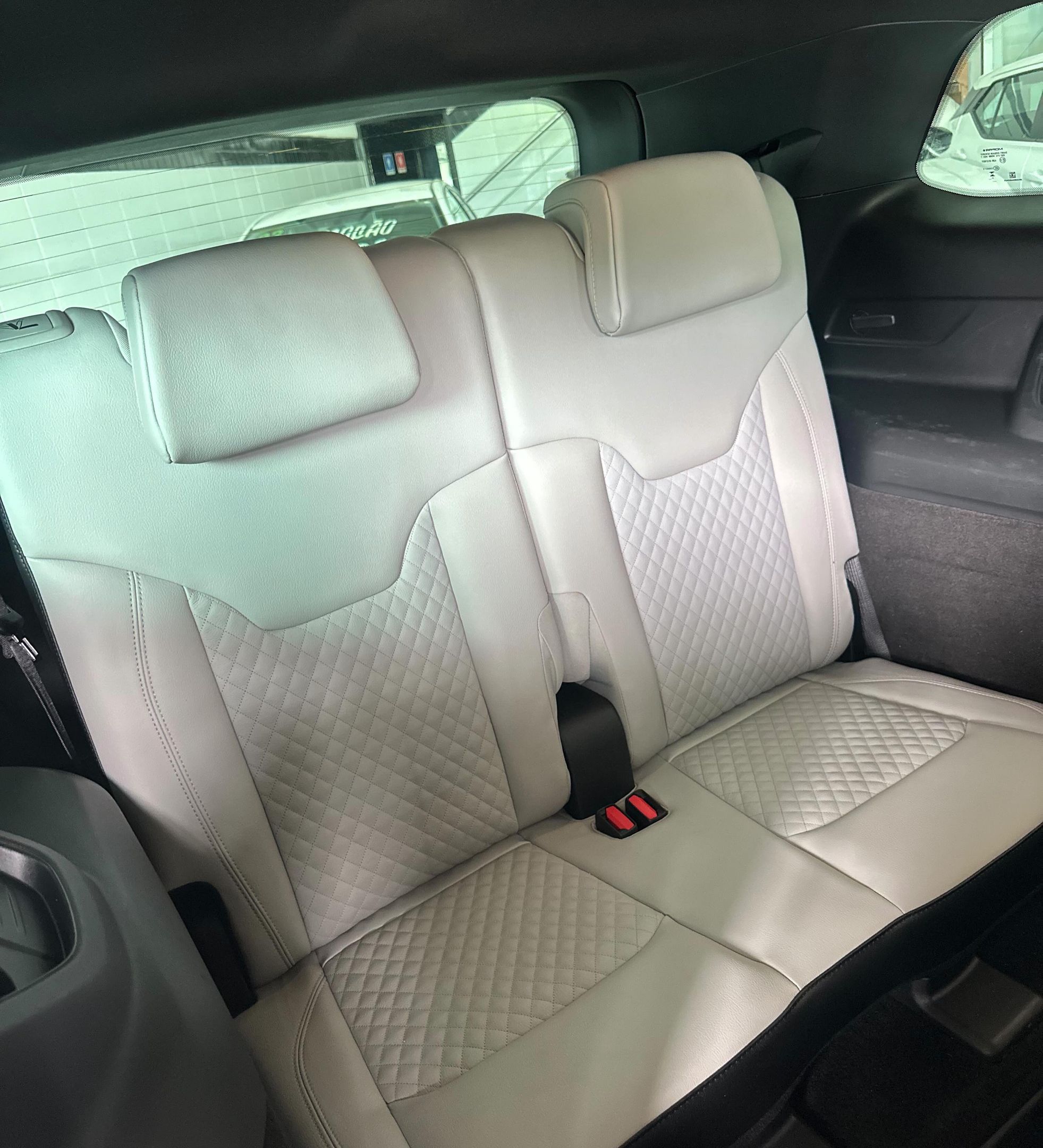 Jeep Commander 9
