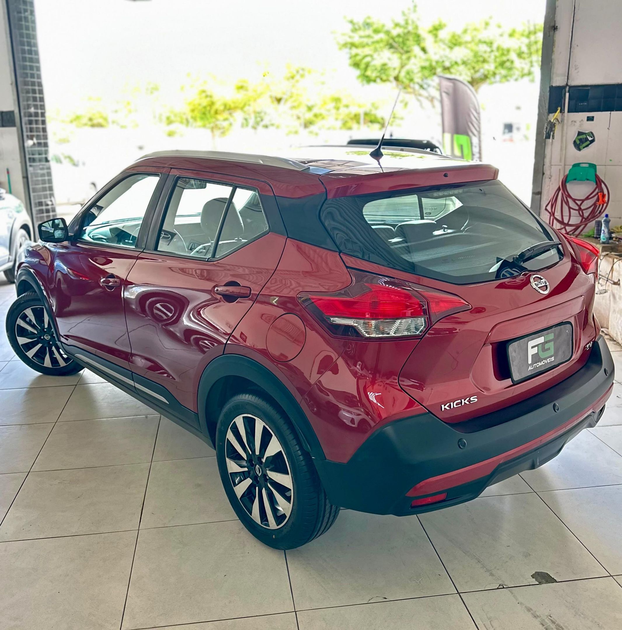 Nissan Kicks 4