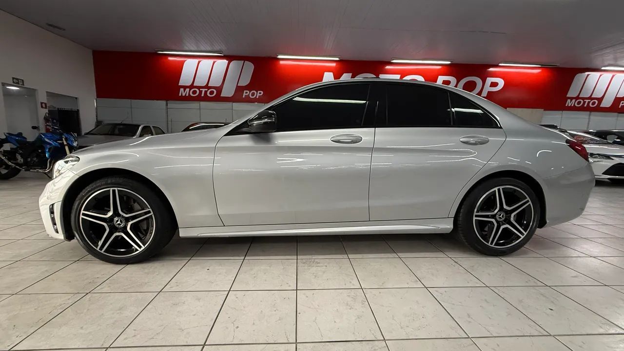 Mercedes-Benz C-300 5