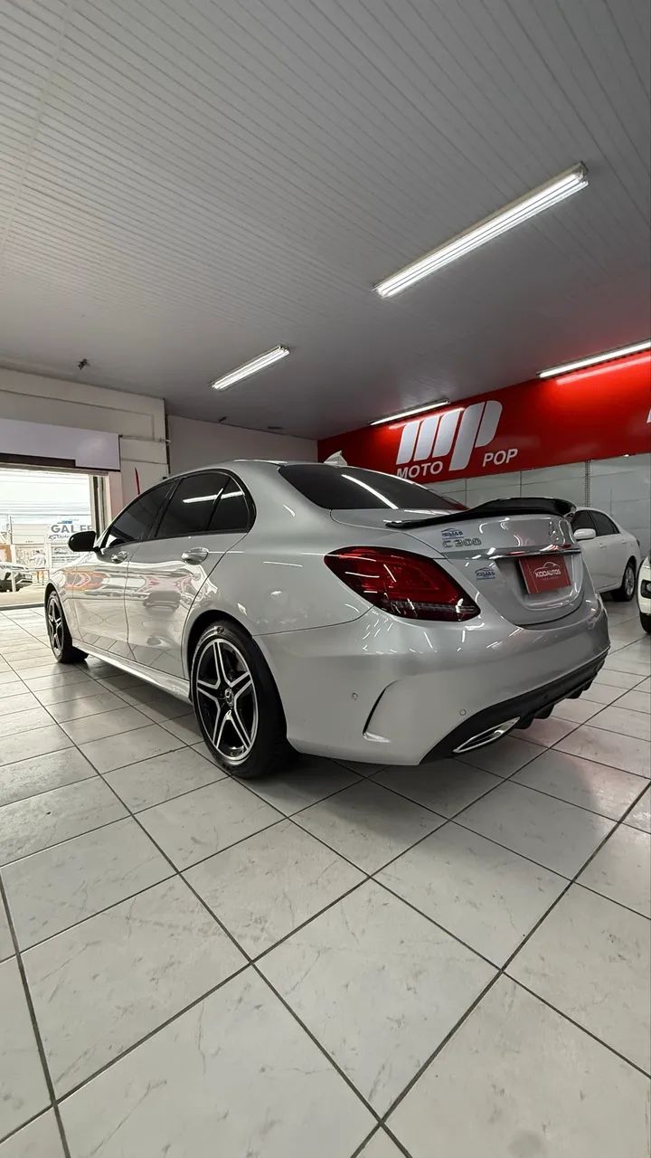Mercedes-Benz C-300 6