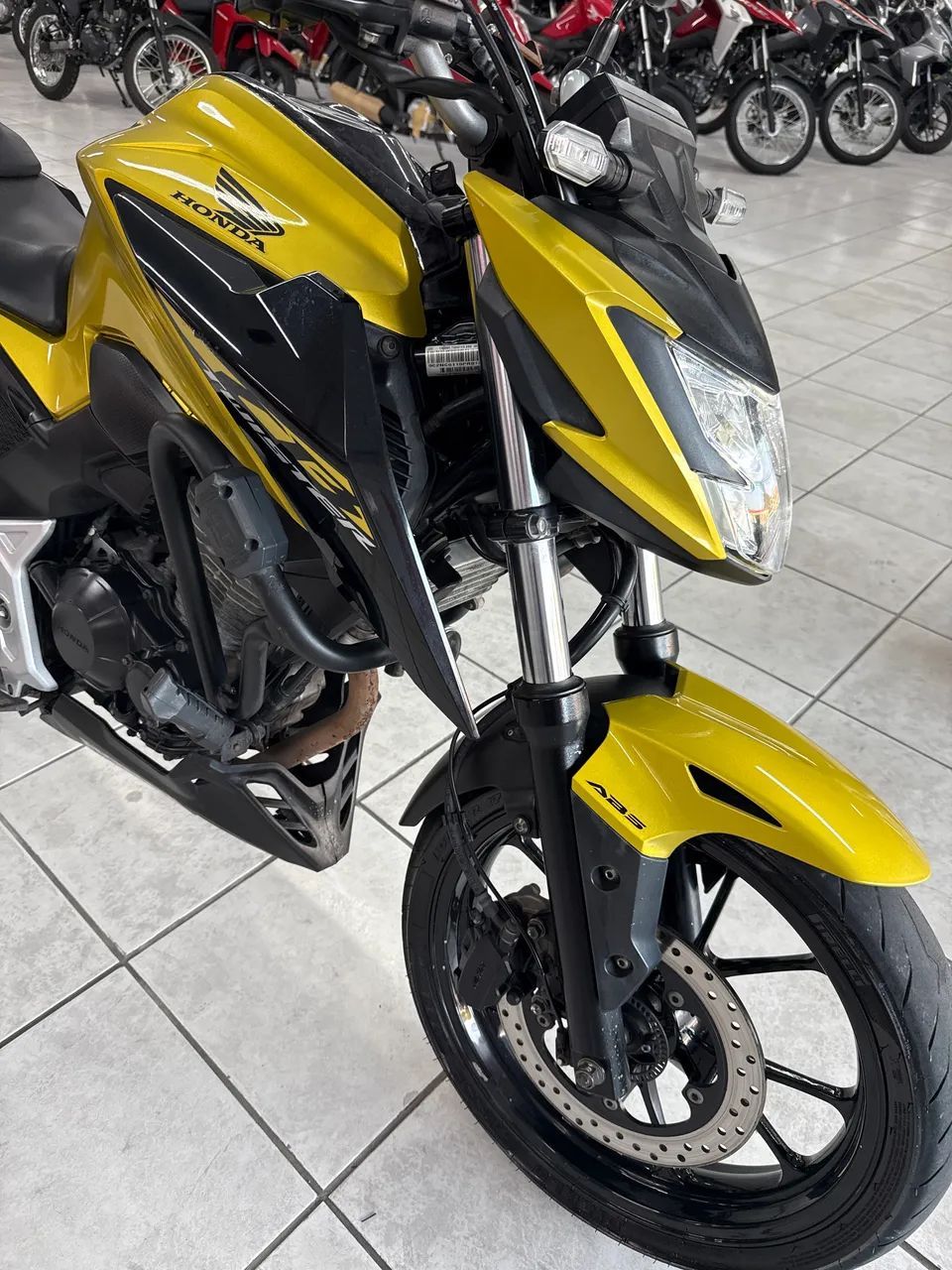 Honda CB 2